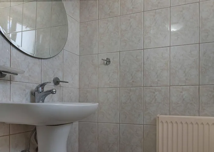 Phaedrus Living Seaview Hilltop Maisonette *