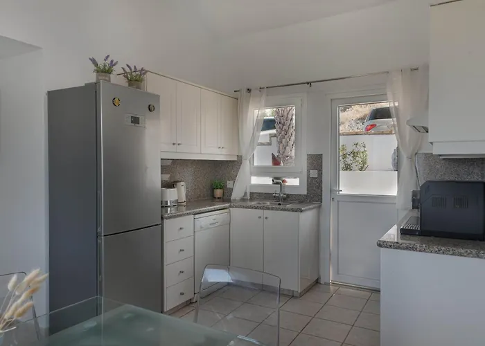 Phaedrus Living Seaview Hilltop Maisonette