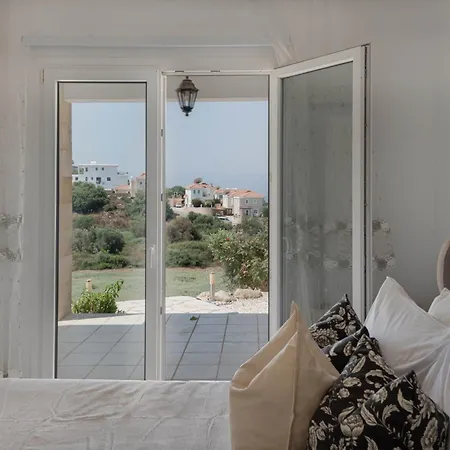 Phaedrus Living Seaview Hilltop Maisonette *