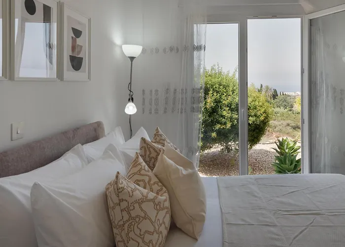 Phaedrus Living Seaview Hilltop Maisonette Prázdninový dům